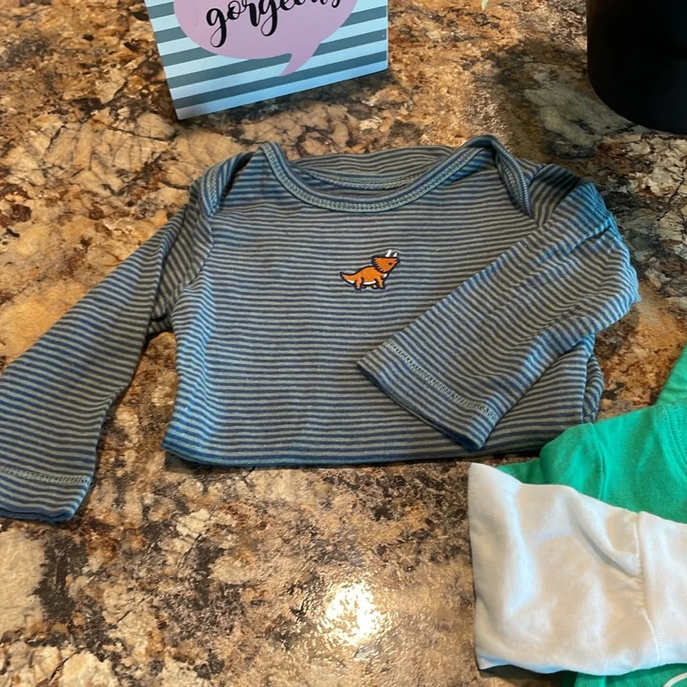 5 pcs CARTERS Baby Boys BUNDLE  jumpers &  Onesies 1 set w matching pants SZ 3M